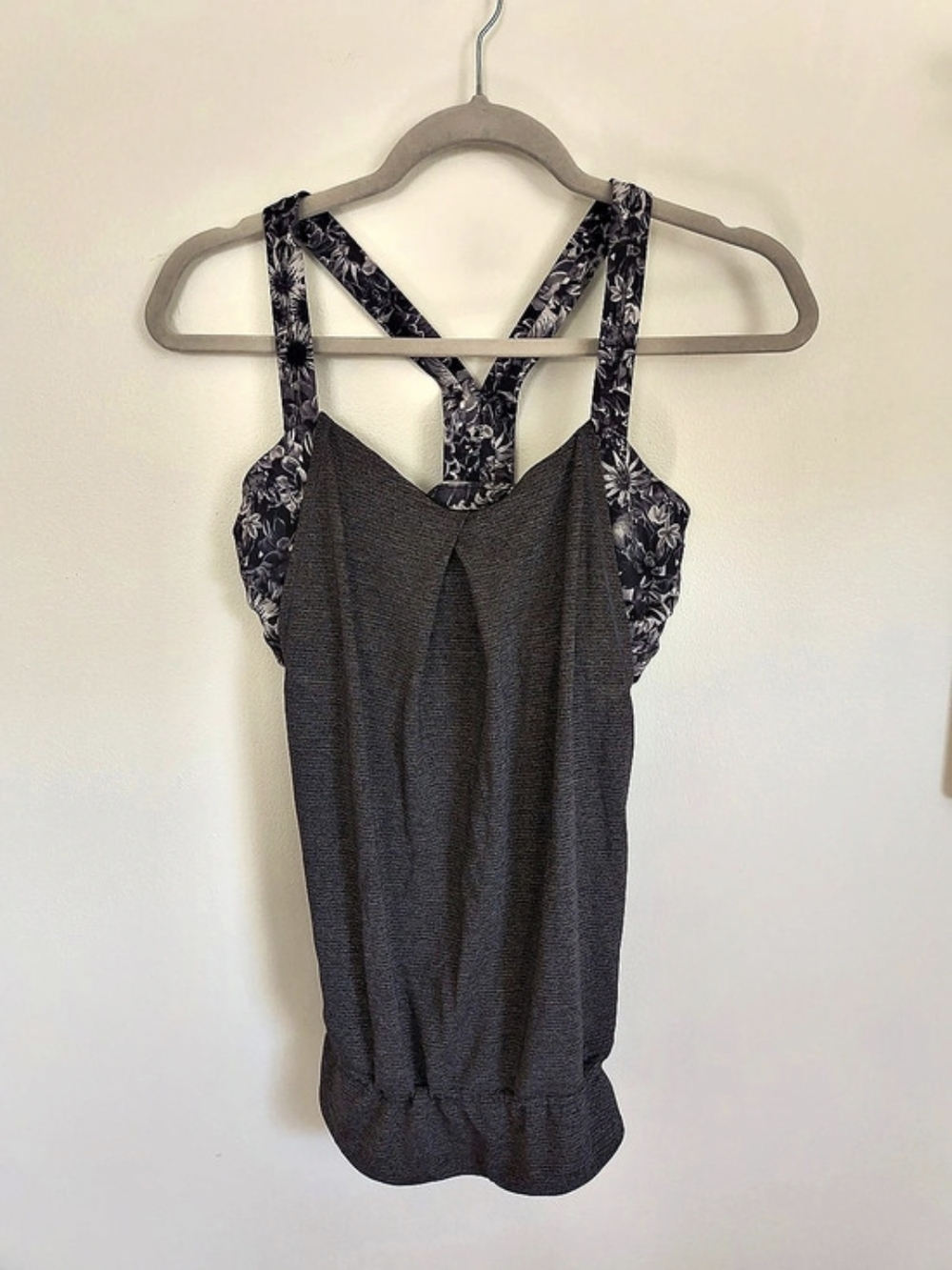 lululemon Elevate Tank Floral Athletic Tank Top in Black & Gray